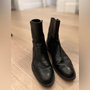Stuart Weitzman Leather Boot in Size 8.5